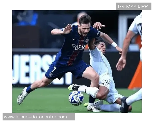 中超精彩对决巴黎圣日耳曼与尤文图斯激战成平局全场沸腾瞬间回顾