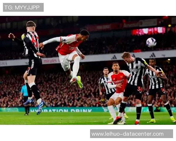 友谊赛精彩对决曼城与曼联战成平局乌龙球成比赛转折点